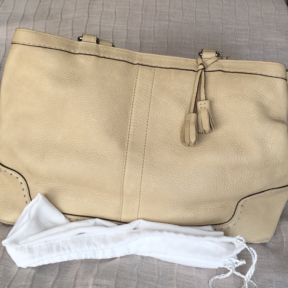 Used - Picture 2 of 4